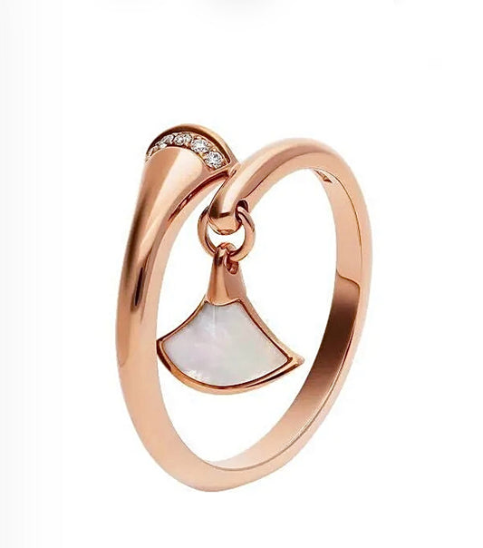 Bvlgari Diva’s Dream Diamond Ring – Rose Gold, Mother-of-Pearl & Diamonds