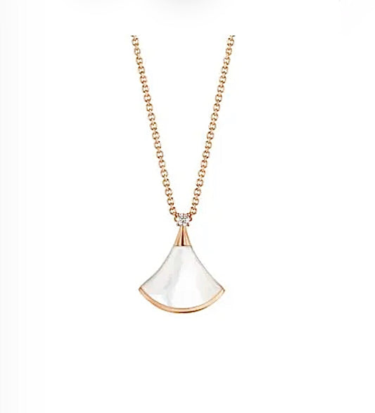 Bvlgari Diva’s Dream Necklace – Rose Gold, Mother-of-Pearl Fan & 1 Diamond